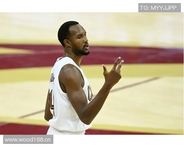 莫布里表现出色12投7中收获17分10篮板5助攻2盖帽助球队稳定胜利